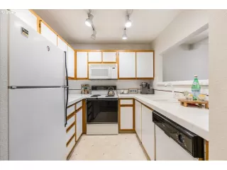 Photo #4: 469366789 Listing 