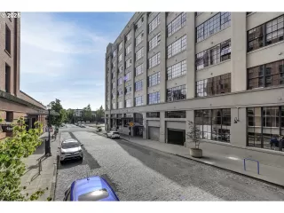 Photo #2: 469670383 Listing 