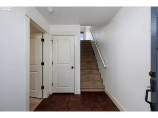 Photo #2: 469892799 Listing