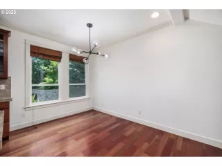 Photo #4: 469892799 Listing