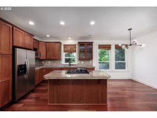 Photo #5: 469892799 Listing