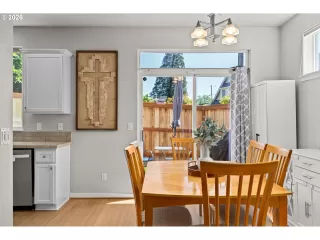 Photo #2: 472119837 Listing