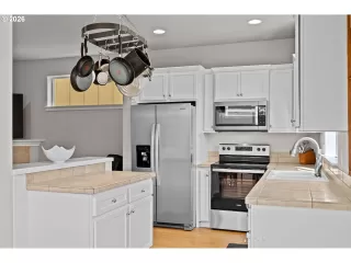 Photo #5: 472119837 Listing
