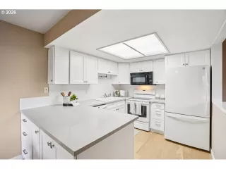 Photo #3: 472241815 Listing 