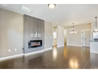 Photo #5: 472815038 Listing