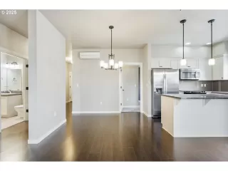 Photo #6: 472815038 Listing