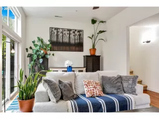 Photo #5: 472938251 Listing