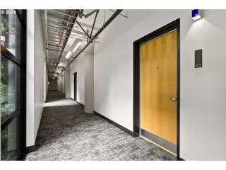 Photo #4: 472951980 Listing