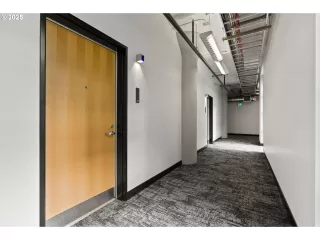 Photo #5: 472951980 Listing