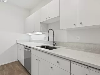 Photo #2: 473768799 Listing