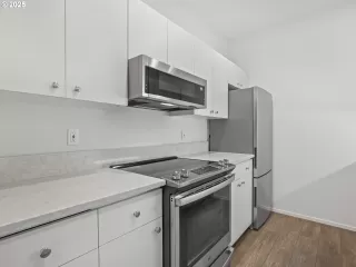 Photo #3: 473768799 Listing