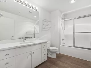 Photo #4: 473768799 Listing