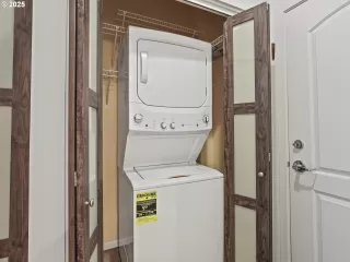 Photo #6: 473768799 Listing