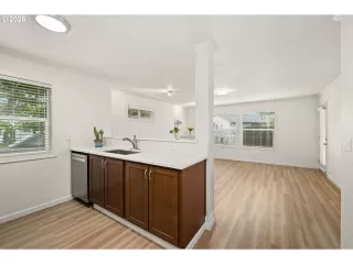 Photo #4: 473848072 Listing 