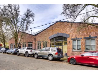 Photo #3: 473908328 Listing