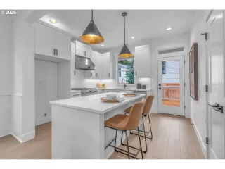 Photo #3: 474430409 Listing