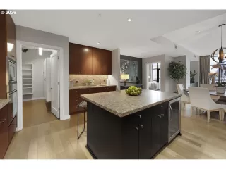 Photo #4: 474474945 Listing