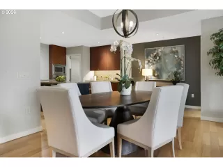 Photo #6: 474474945 Listing