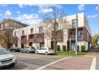 Photo #2: 475128723 Listing