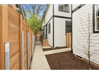 Photo #3: 475184460 Listing