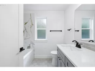 Photo #6: 475184460 Listing