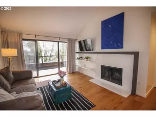 Photo #5: 475233520 Listing