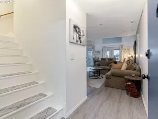 Photo #3: 475279108 Listing