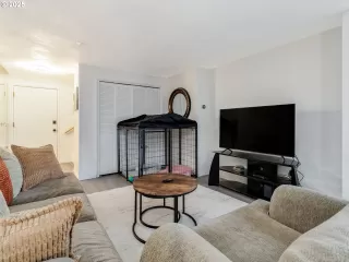 Photo #5: 475279108 Listing