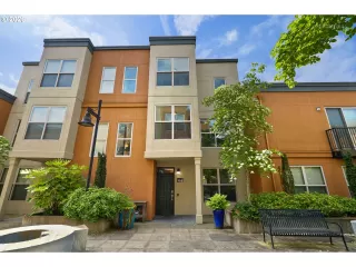 Photo #2: 475663078 Listing