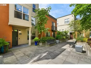 Photo #4: 475663078 Listing