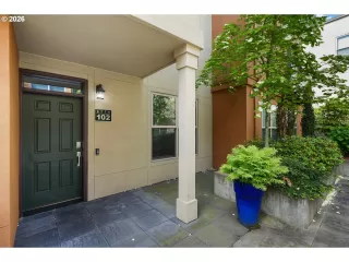 Photo #5: 475663078 Listing