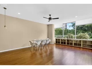 Photo #5: 475962522 Listing 