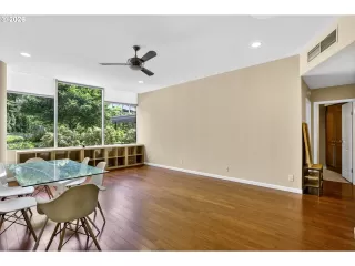 Photo #6: 475962522 Listing 