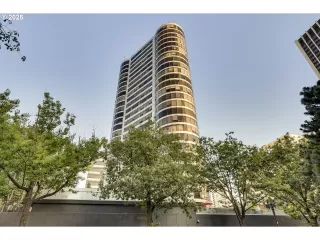 Photo #2: 476612884 Listing 