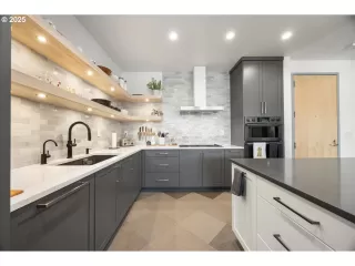 Photo #4: 477527740 Listing