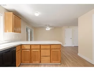 Photo #6: 478194845 Listing