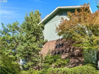 HILLSDALE LAURELS Condos for Sale Browse active condo listings in HILLSDALE LAURELS