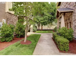 More Details about MLS # 479804183 : 734 NE ADWICK DR
