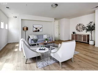 Photo #4: 479804183 Listing