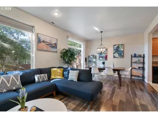 Photo #4: 479950244 Listing