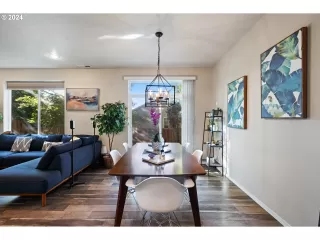 Photo #5: 479950244 Listing