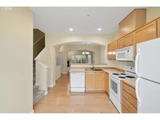 Photo #4: 480143404 Listing 