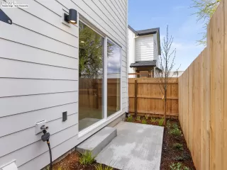Photo #5: 480146440 Listing
