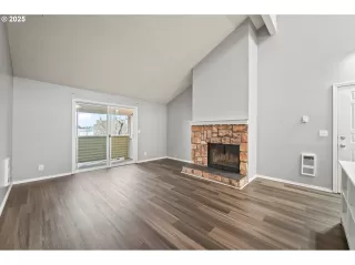 Photo #5: 480195687 Listing