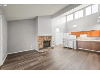 Photo #6: 480195687 Listing