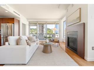 Photo #5: 480789584 Listing 