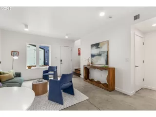 Photo #6: 480816335 Listing