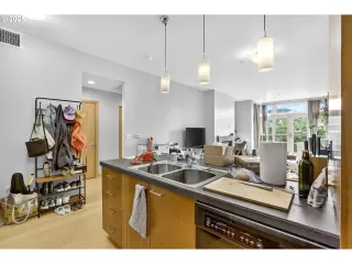 Photo #6: 481205277 Listing 