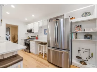 Photo #6: 481485399 Listing