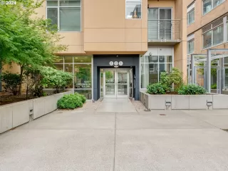 Browse active condo listings in PARKVIEW AT VANCOUVER CENTER